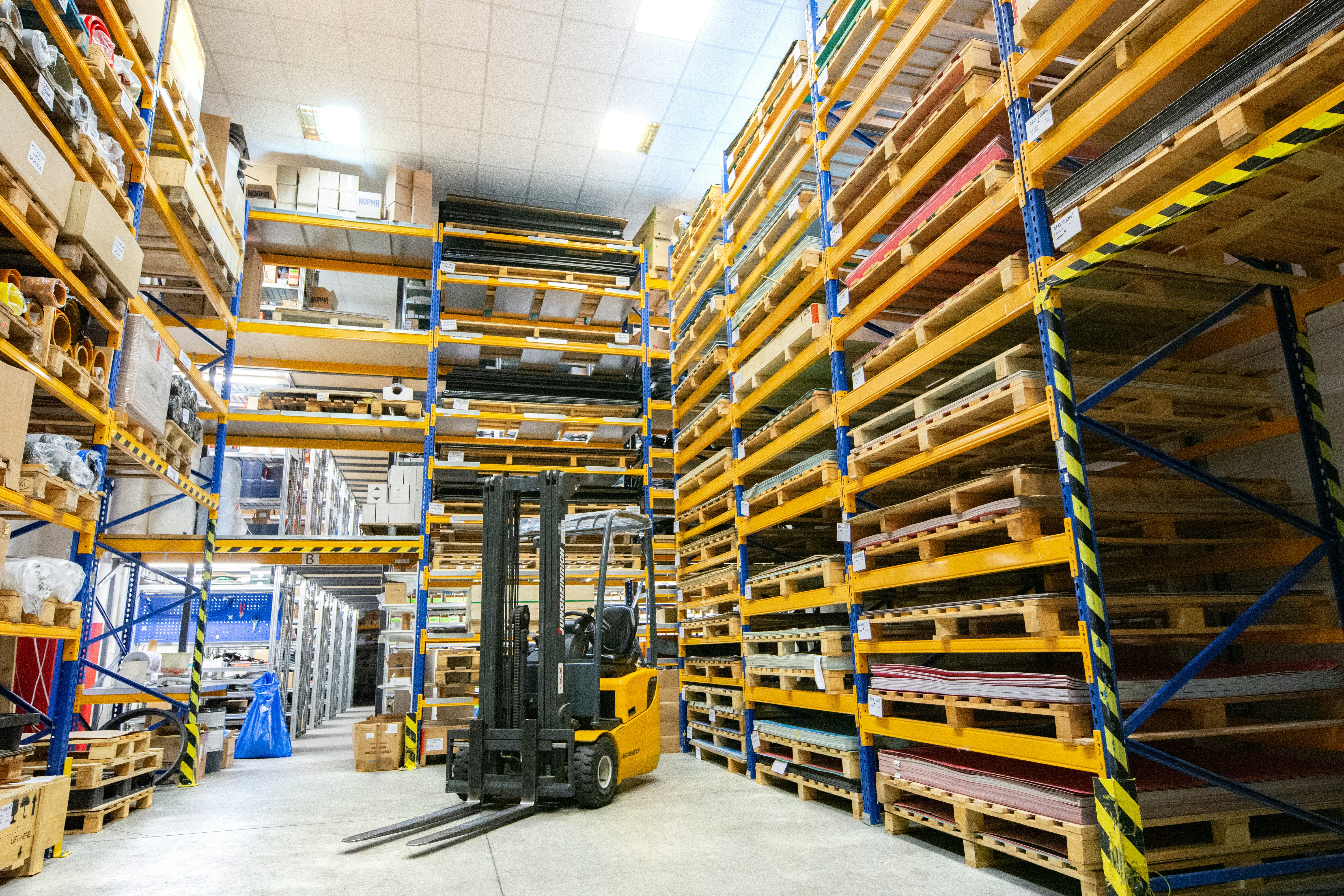 Rental Forklift Sleman untuk Proyek, Gudang dan Industri